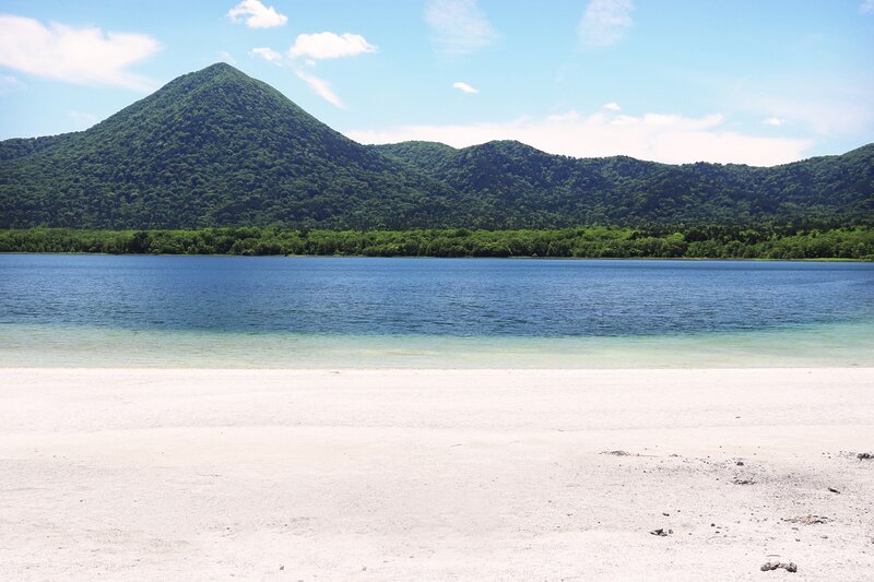 Gokurakuhama of Lake Usuri