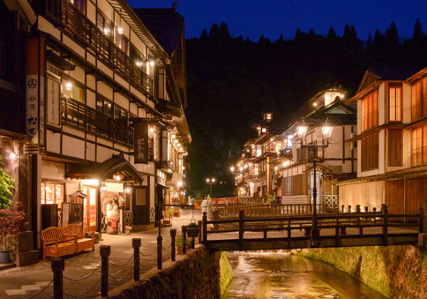 銀山温泉