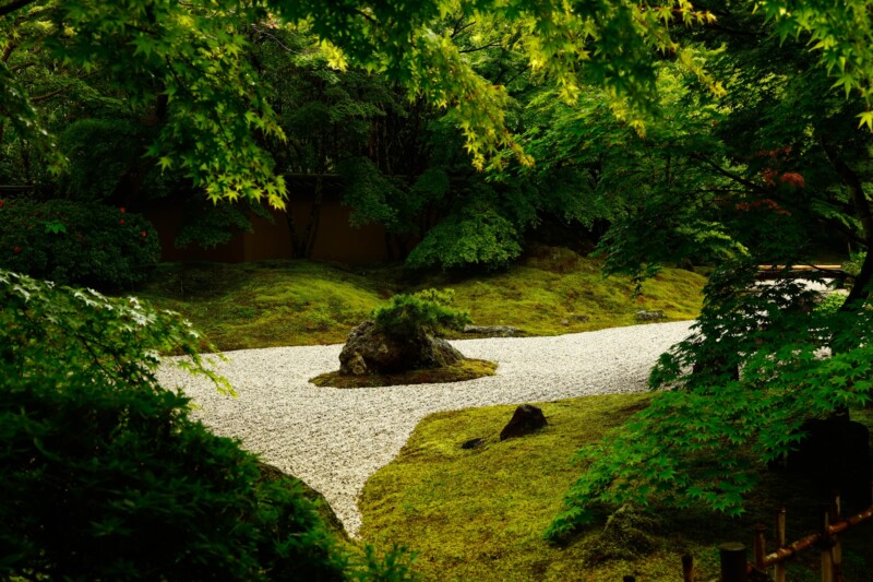 円通院の枯山水庭園「雲外天地の庭」
