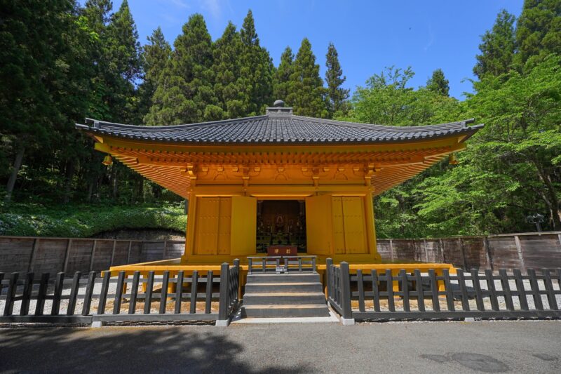 えさし藤原の郷「金色堂」