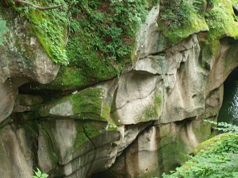 奇面岩