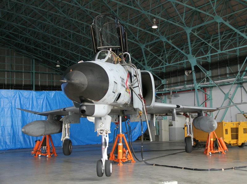 caza f-4