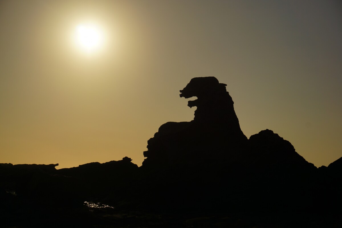 ゴジラ岩