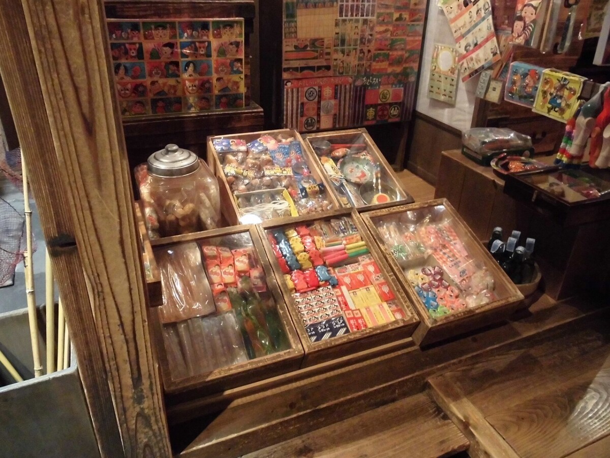 大正時代の駄菓子屋の店頭