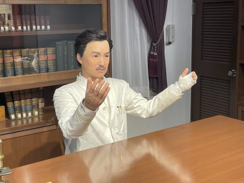 Robot Hideyo Noguchi