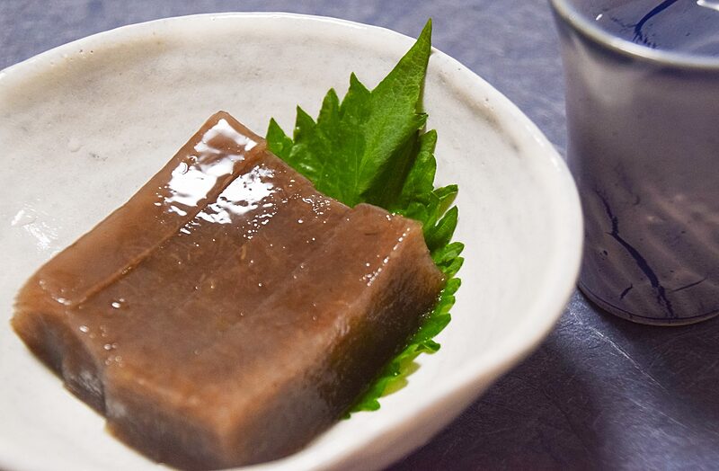 皿に盛ったえご(いご練り)