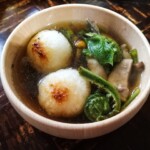 山菜とだまこもちの汁