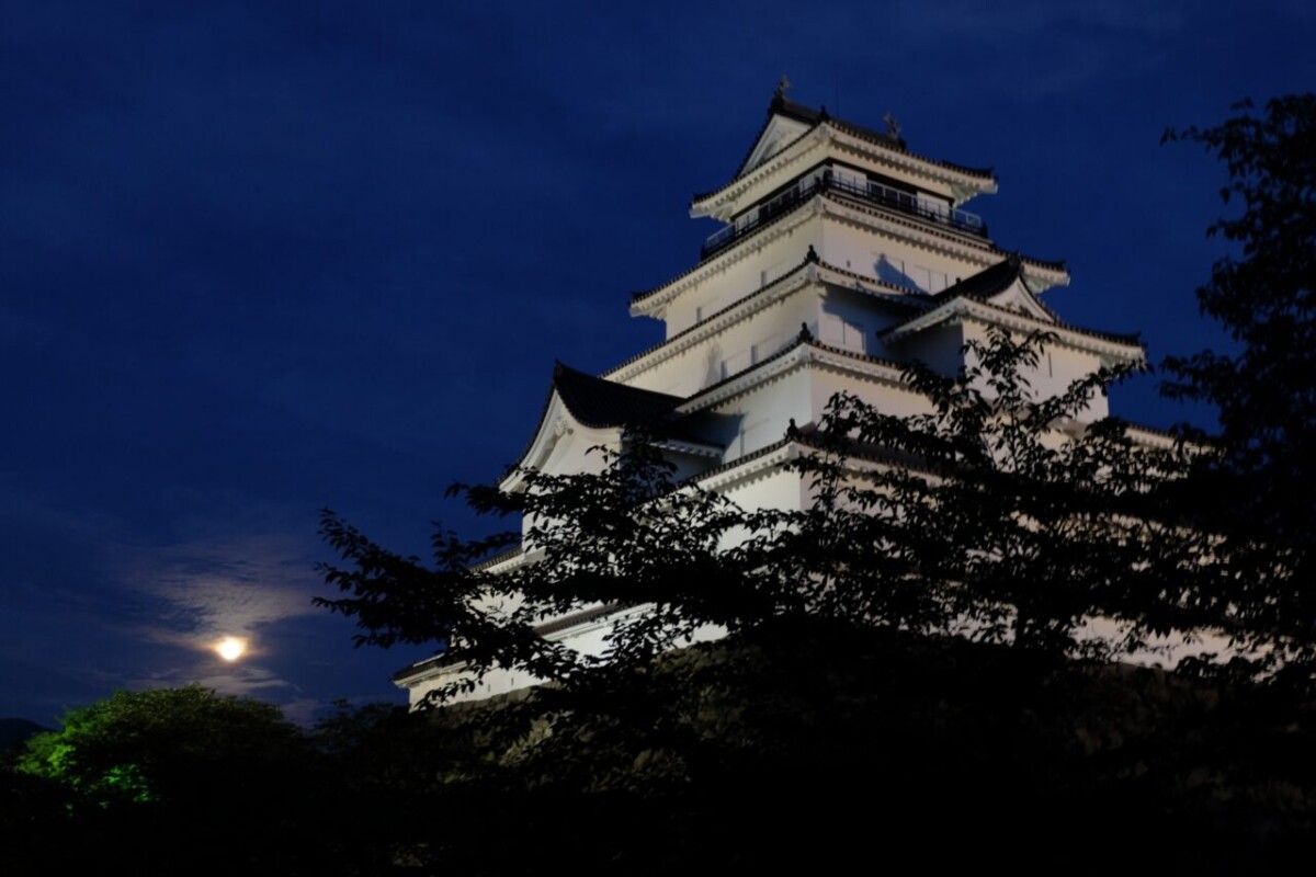 夜の鶴ヶ城