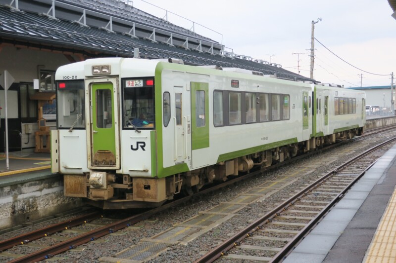 大湊線のキハ100系気動車