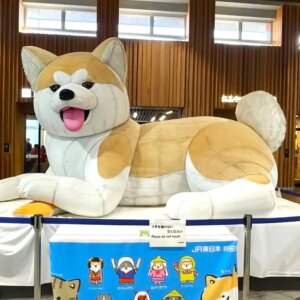 秋田駅の巨大秋田犬