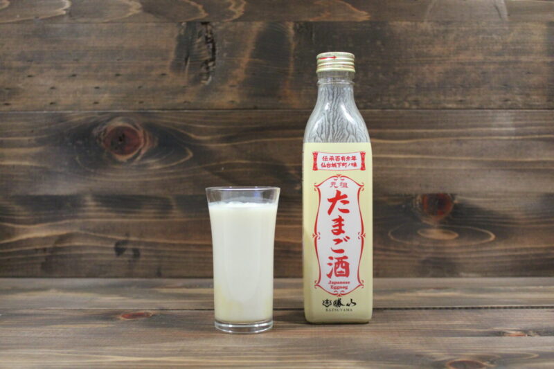 勝山酒造の「元祖たまご酒」の牛乳割り