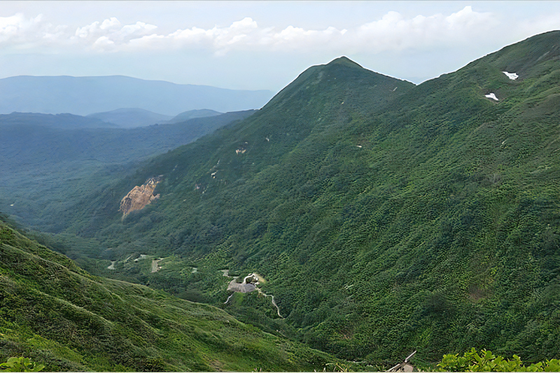 “Rokujurikoshi Kaido” seen from Mt. Yudono ©Asahimura