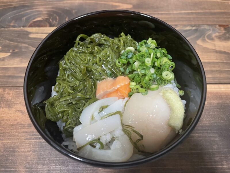 瓶ドン(盛り付け後)