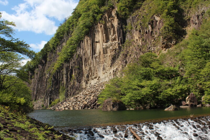 小原の材木岩(宮城県白石市)