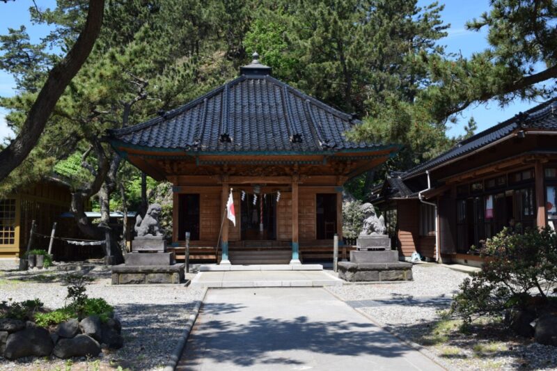 弁天島巌島神社