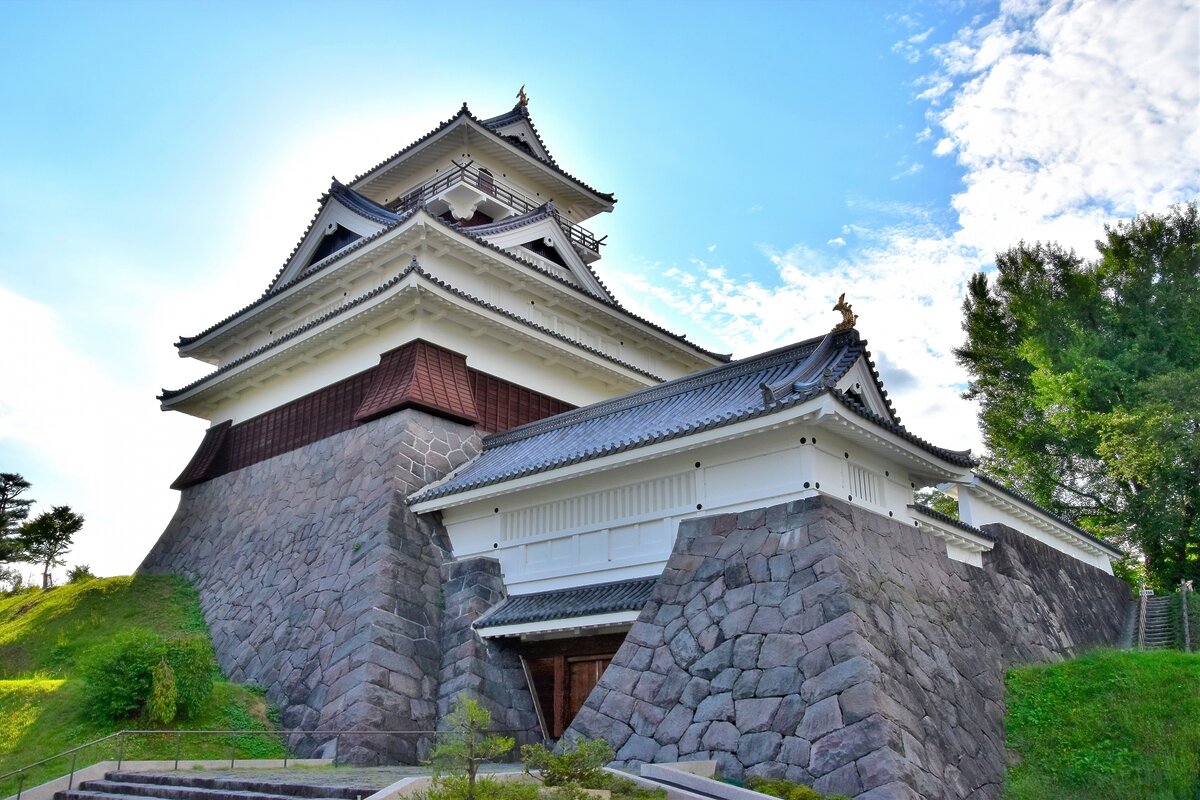 Kaminoyama Castle