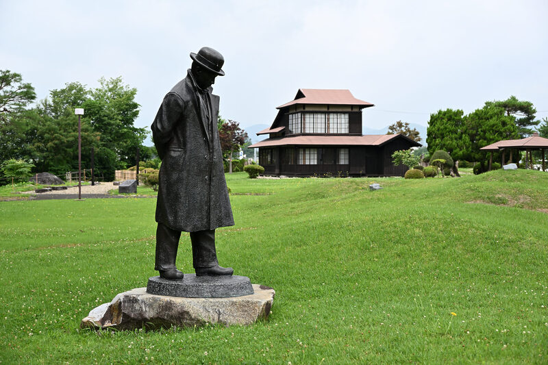하나마키 농업 고등학교에 있는 미야자와 겐지상과 '나스지인 협회'로 사용된 별택