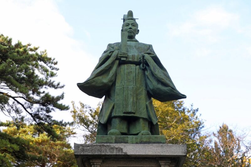 쿠보타 성터에 있는 사타케 요시 공상