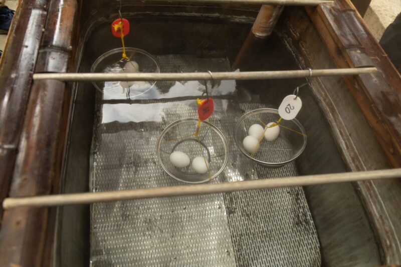 鬼首間欠泉の温泉卵