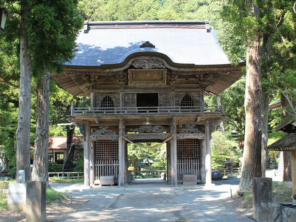 横山不動尊の山門