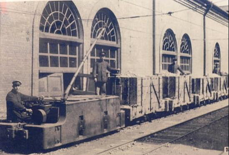 A transportation railway that ran inside the Kosaka Mine.