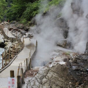 小安峡大噴湯の全景