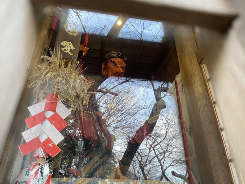 愛宕神社山門の烏天狗
