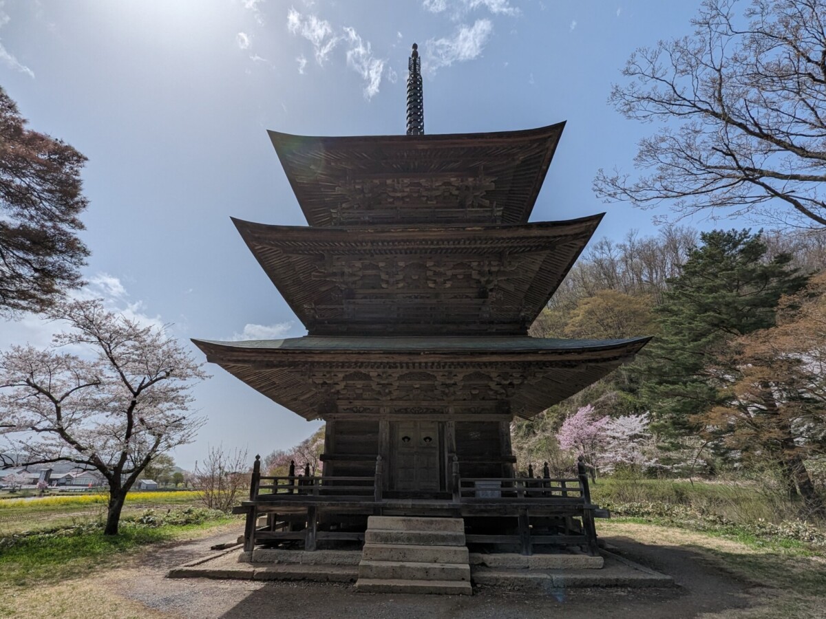 安久津八幡神社の三重塔