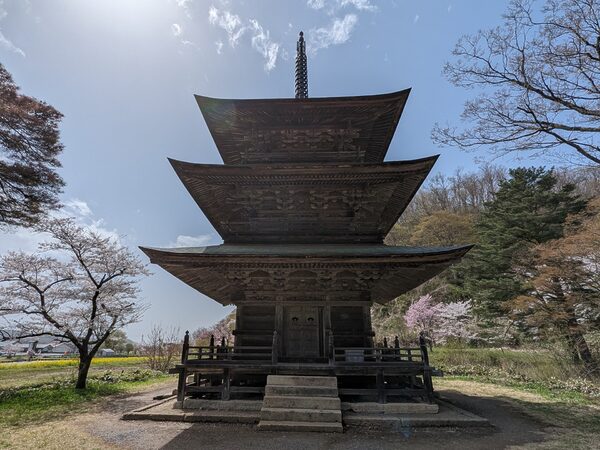 安久津八幡神社の三重塔