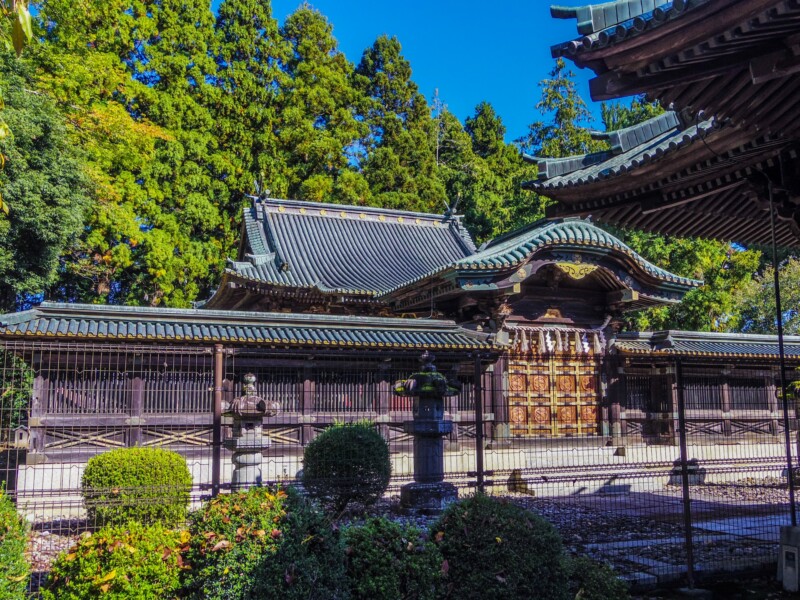 本殿、唐门、透明栅栏(国家重要文化财产)