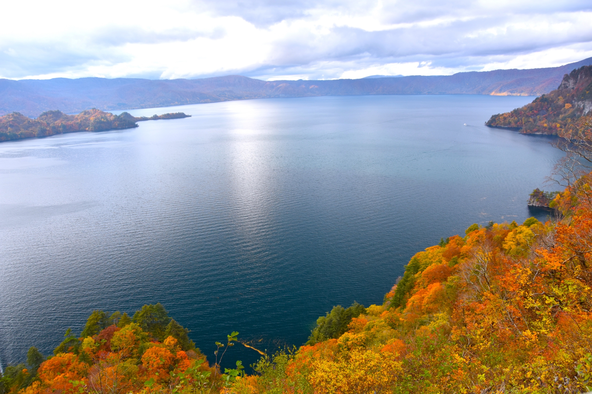 Péninsule de Nakayama (lac Towada) vue depuis la plate-forme d'observation