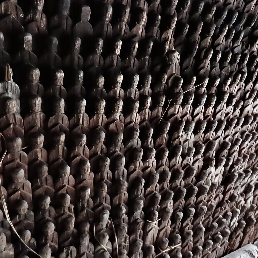 真山の万体仏