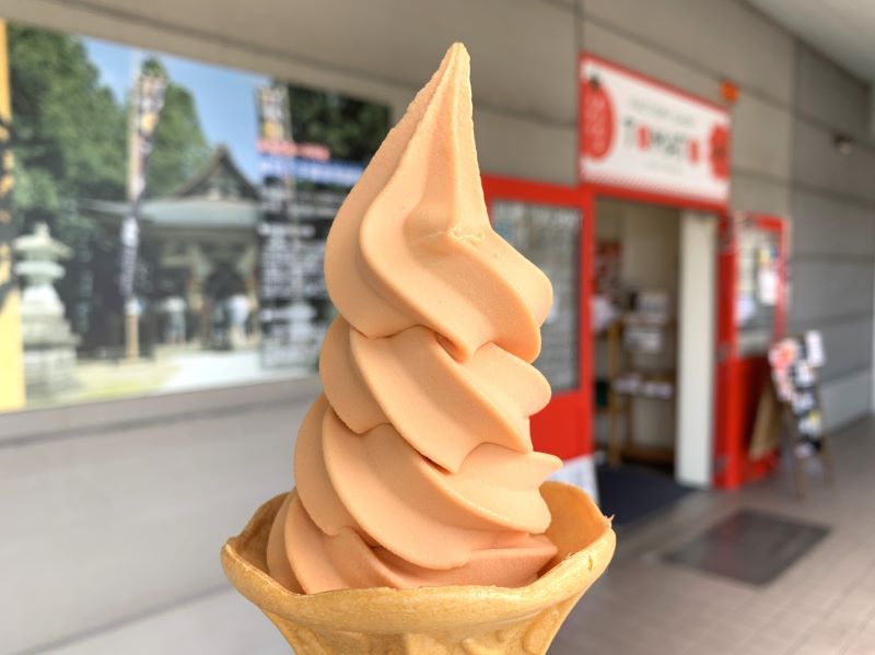 Glace molle à la tomate