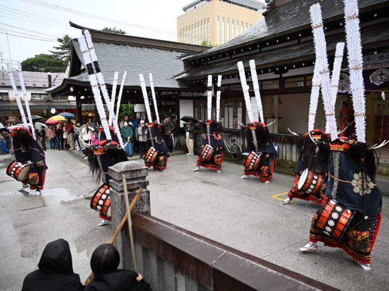 Danse du lion Kanazu Ryusekiseki (ville d'Oshu)
