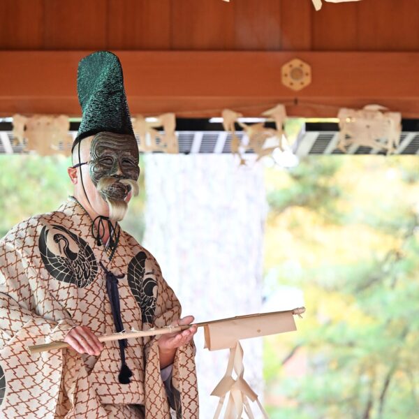 연년의 마이 「젊은 여자와 禰宜」