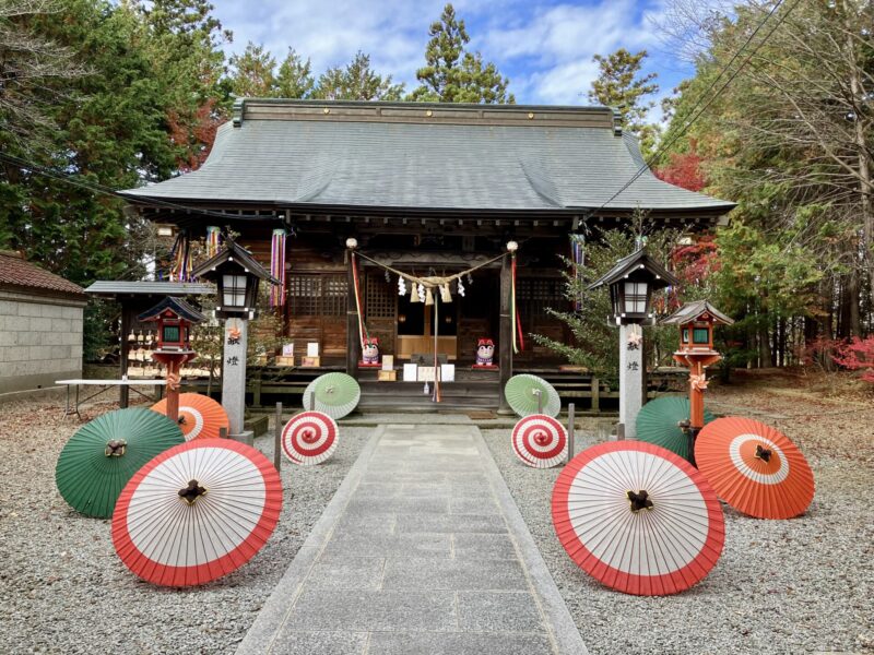 Décorations dans l'enceinte du temple