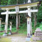 원내 은산의 번영과 함께 모셔진 광산 수호사 | 가나야마 신사【아키타현 유자와시】 가나야마 신사의 도리이