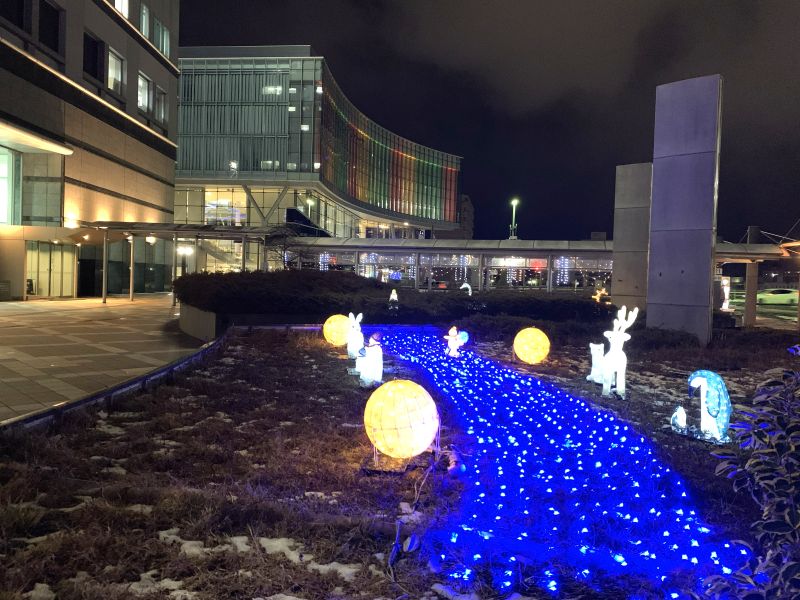 Terrasse piétonne devant Marios
