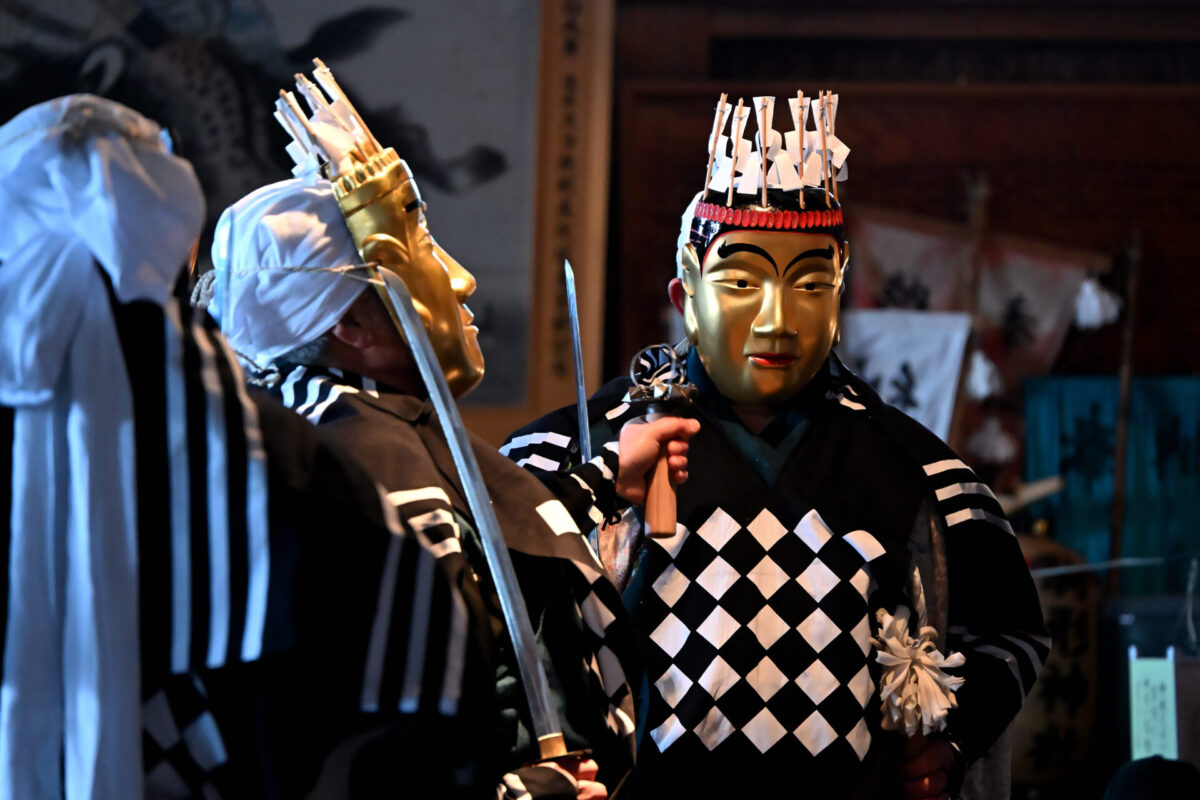 Salón Dainichi Bugaku | Dos budas Dainichi