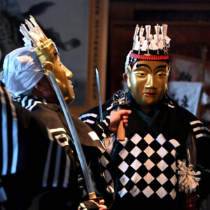 Salle Dainichi Bugaku | Deux bouddhas Dainichi