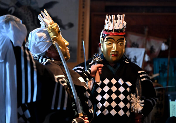 Salón Dainichi Bugaku | Dos budas Dainichi