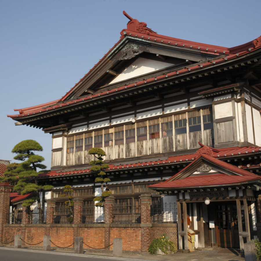 「斜陽館」。太宰治の生家。国指定重要文化財 ©青森県