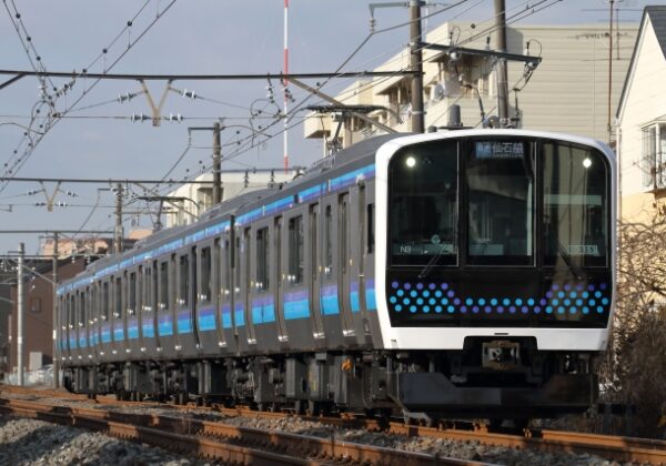센고쿠선 E131계 전철
