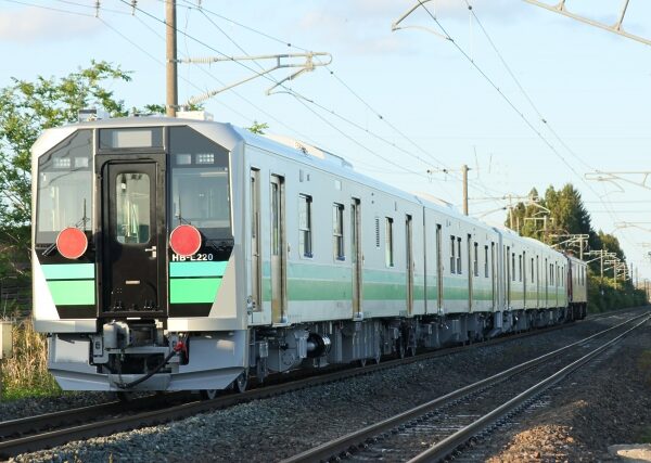 HB-E220系