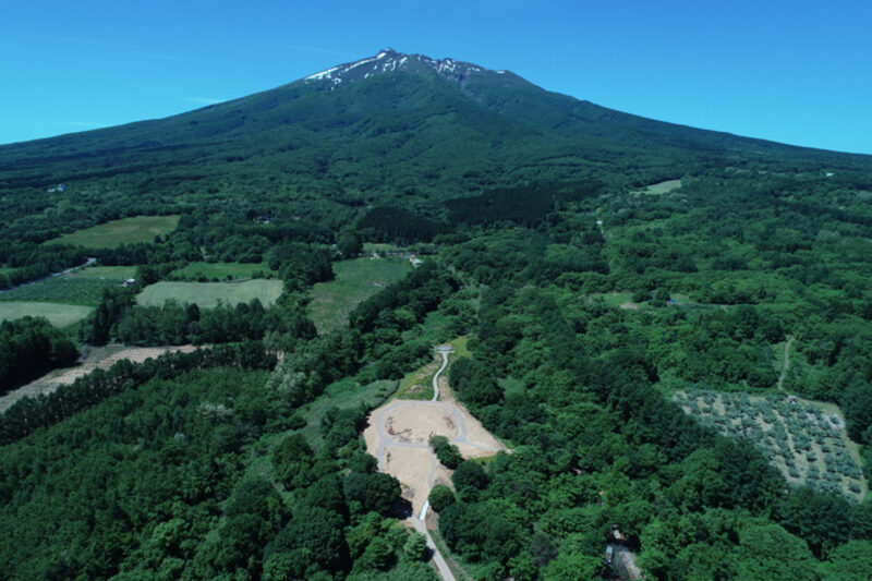 Le site d'Omori Katsuyama, inscrit au patrimoine mondial de l'UNESCO, est célèbre pour son cercle de pierres de la période Jōmon, mais des artefacts paléolithiques y ont également été mis au jour. © Conseil municipal de l'éducation de Hirosaki