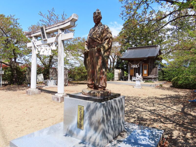 모가미씨의 원조에 해당하는 사나미가 겸의 동상(나카니타성터:미야기현 카미군 카미마치)