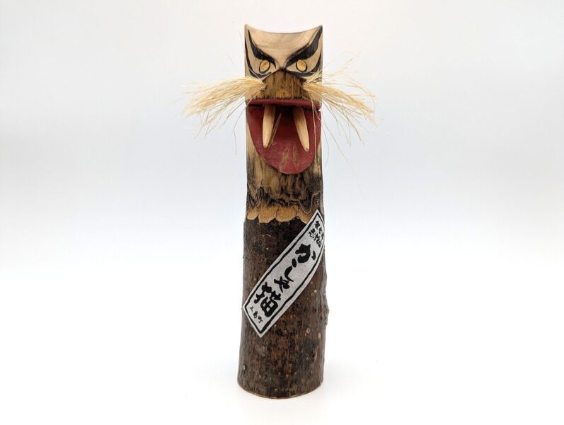 Kasha cat kokeshi doll (front view)