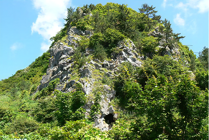Shirirou Abe Cave