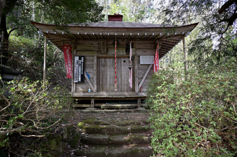 The worship hall of Iwatani Juhachiya Kannon-do