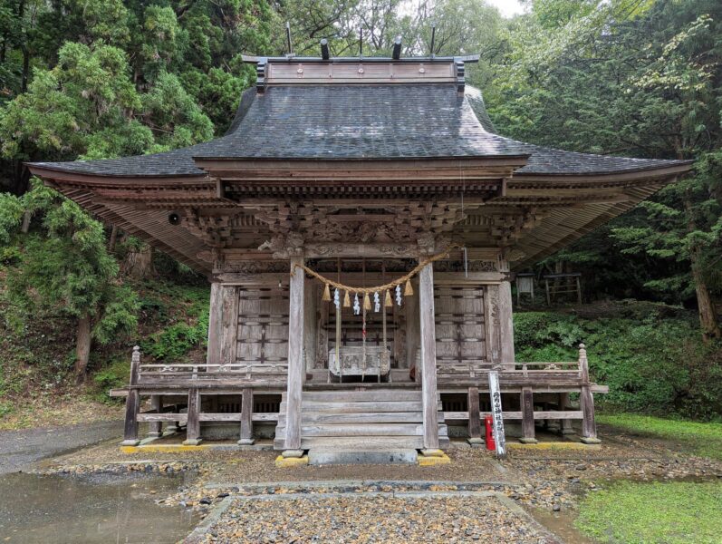 丹内山神社の本殿（正面）